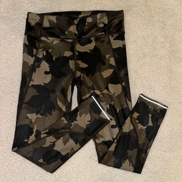 Athleta Pants - Athleta Camouflage Pattern Green Brown Black Ankle Leggings Womens Medium EUC